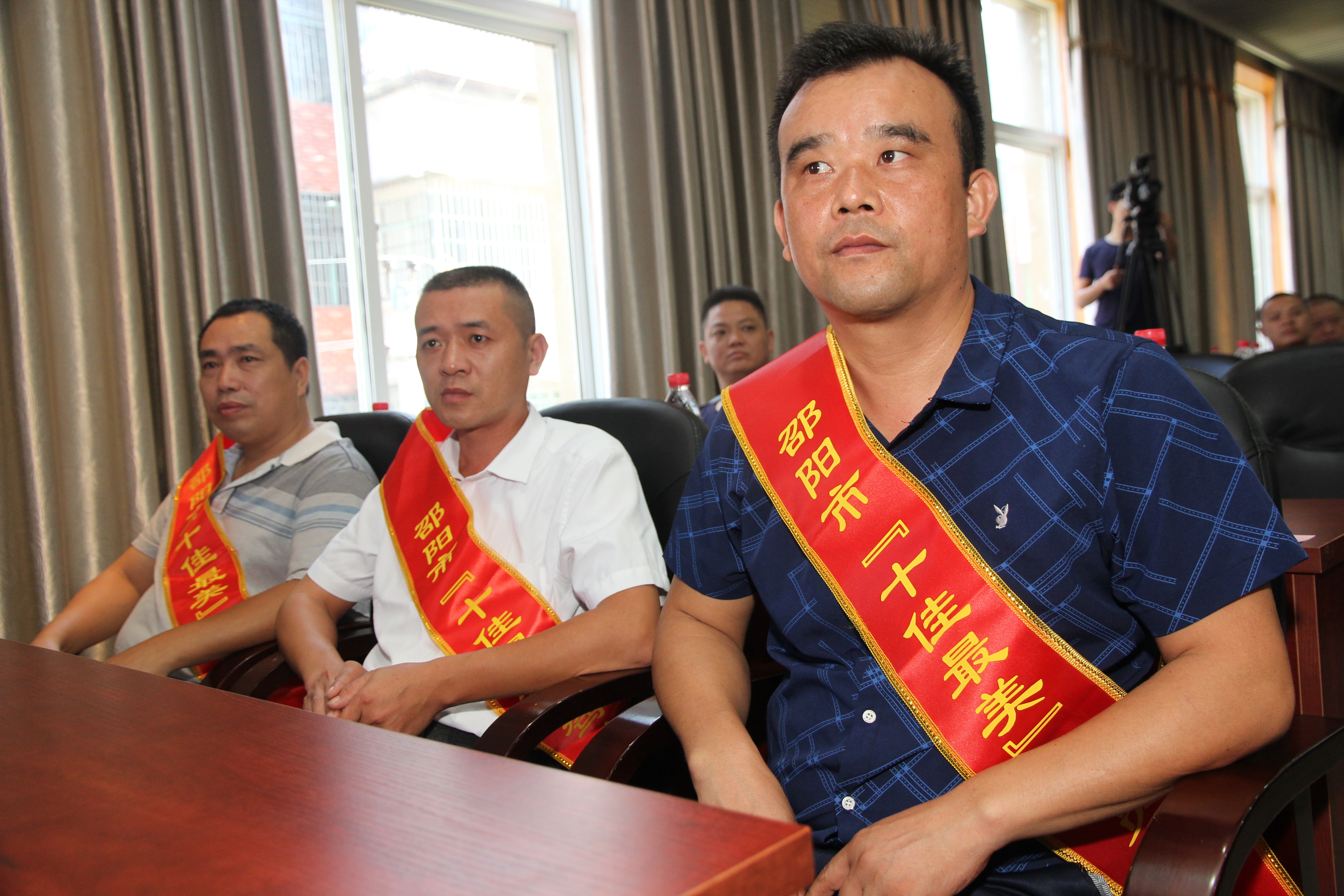 ——記市“十佳最美駕駛員” 、湘高速邵陽分公司駕駛員劉科技 李高雄  李雙江